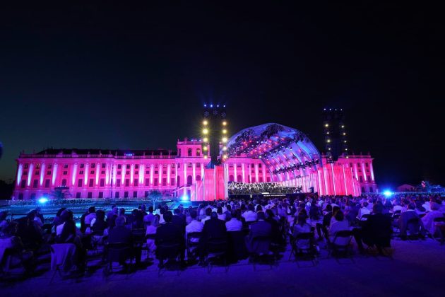 Sommernachtskonzert 2022 Wiener Philharmoniker am 16.6.2022 in Schönbrunn mit Dirigent Andris Nelsons