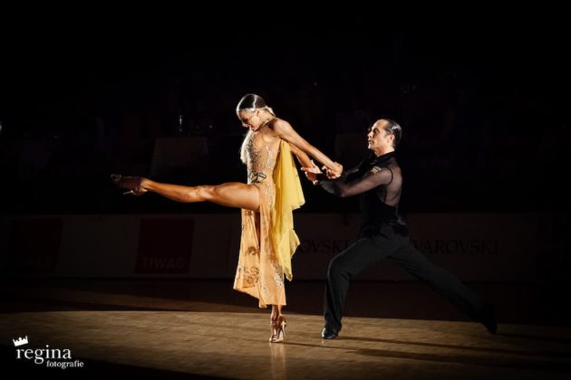 Tanzsport Leipzig 14.10.2023 Ergebnis WM Show Dance Standard 2023, EM Latein 2023 - hier im Bild zur Illustration die legendären Riccardo Cocchi & Yulia Zagoruychenko (10-fache Profi-Latein-Weltmeister), die aber natürlich nicht in Leipzig tanzen