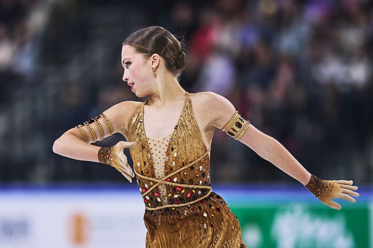 Nina Pinzarrone beim ISU Eiskunstlauf Grand Prix Frankreich 2023 - Platz 2 insgesamt