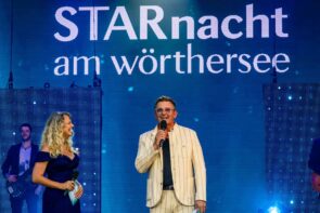 Starnacht am Wörthersee 13.7.2024 - hier Barbara Schöneberger und Hans Sigl im Bild