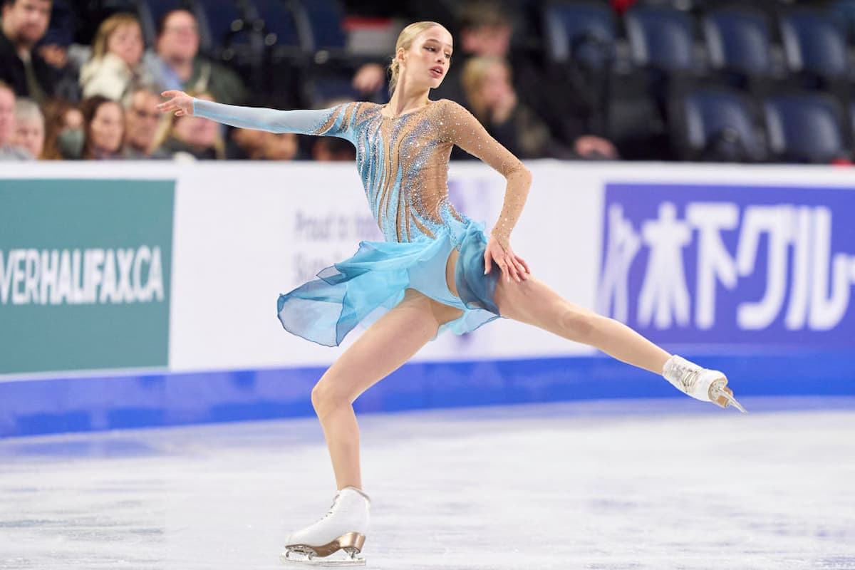 Kimmy Repond beim Eiskunstlauf Grand Prix Skate Canada 2024