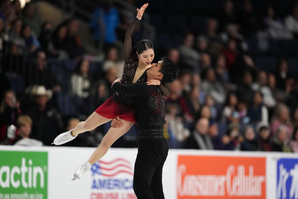 Riku Miura - Ryuichi Kihara - Sieger bei den Eiskunstlauf-Paaren ISu Grand Prix Skate America 2024