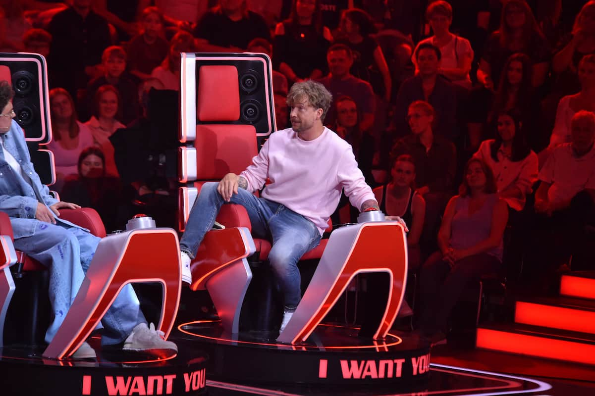 The Voice of Germany 18.10.2024 Talente und Songs, Buzzer und Teams - hier im Bild Samu Haber und Tim Kamrad