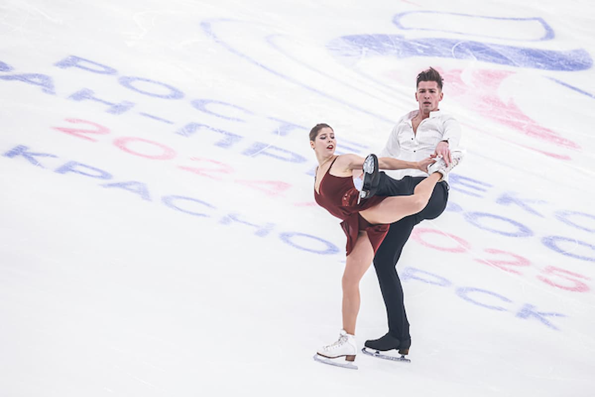 Anastasia Mishina - Alexandr Galliamov - Eislauf-Paar im Kurzprogramm - Grand Prix Krasnojarsk 2024