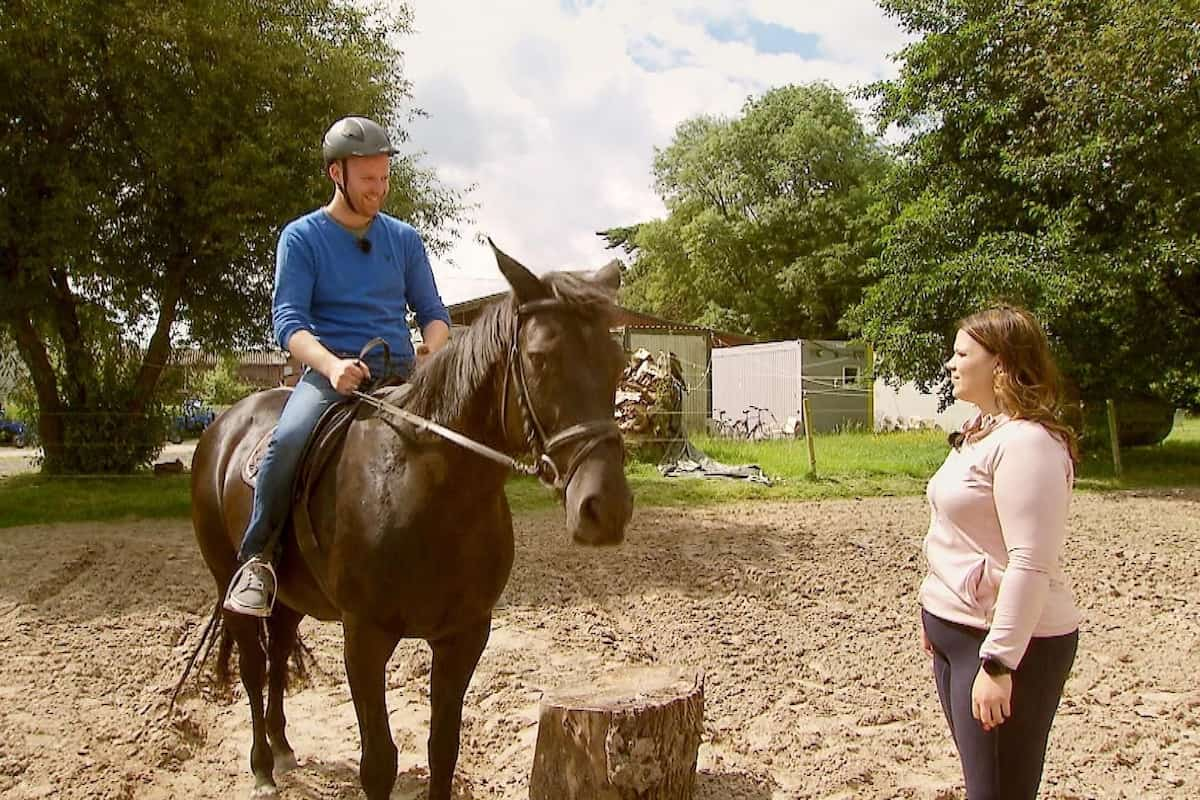 Andreas auf dem Pferd mit Lisa-Marie bei Bauer sucht Frau am 4.11.2024