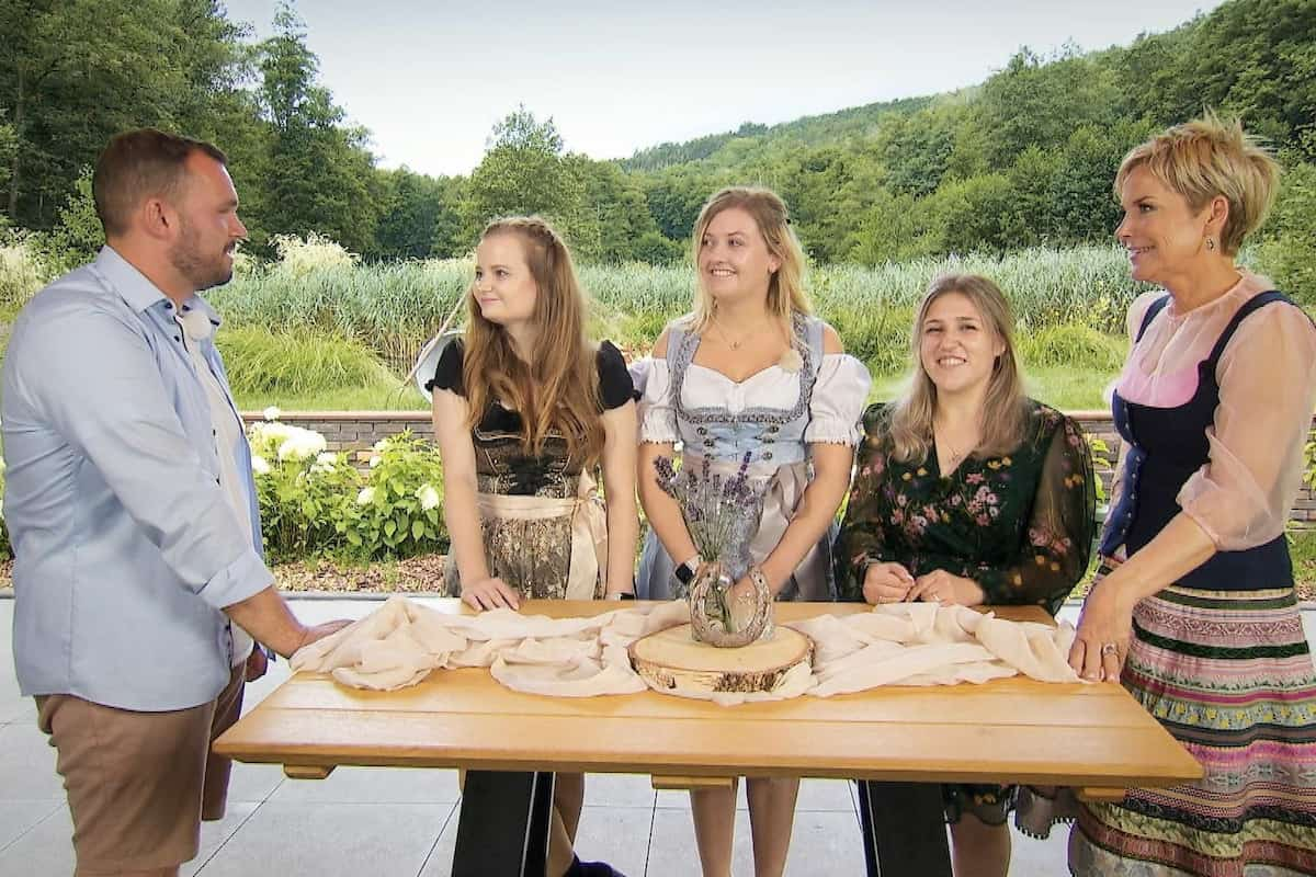 Max mit Sarah, Lena. Selina und Inka Bause - RTL