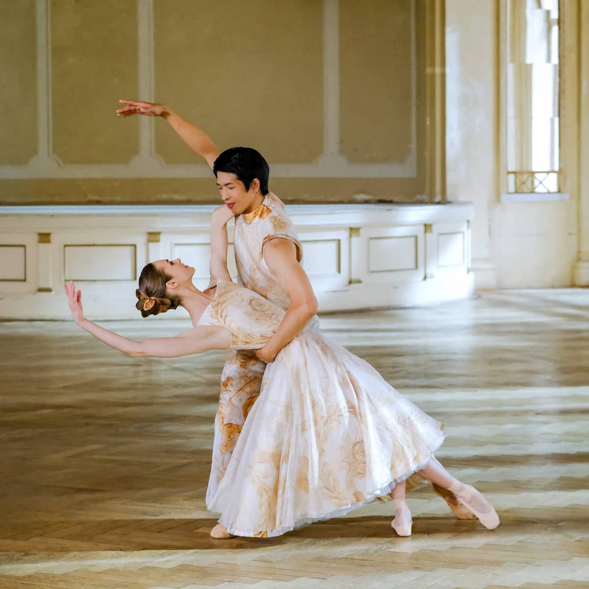 Ballett beim Neujahrskonzert 2025 der Wiener Philharmoniker - Erste Solisten Elena Bottaro und Masayu Kimoto