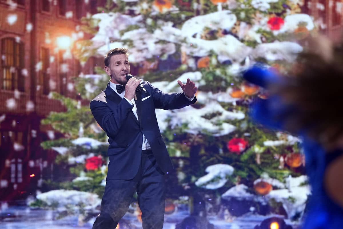 Mark Keller singt in der Weihnachts-Ausgabe Let's dance 2024