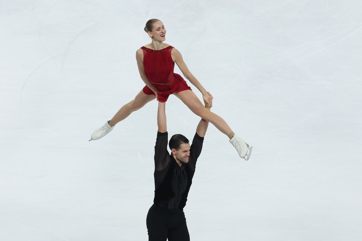 Minerva Fabienne Hase - Nikita Volodin Eiskunstlauf-Paar aus Deutschland beim ISU Grand Prix 2024