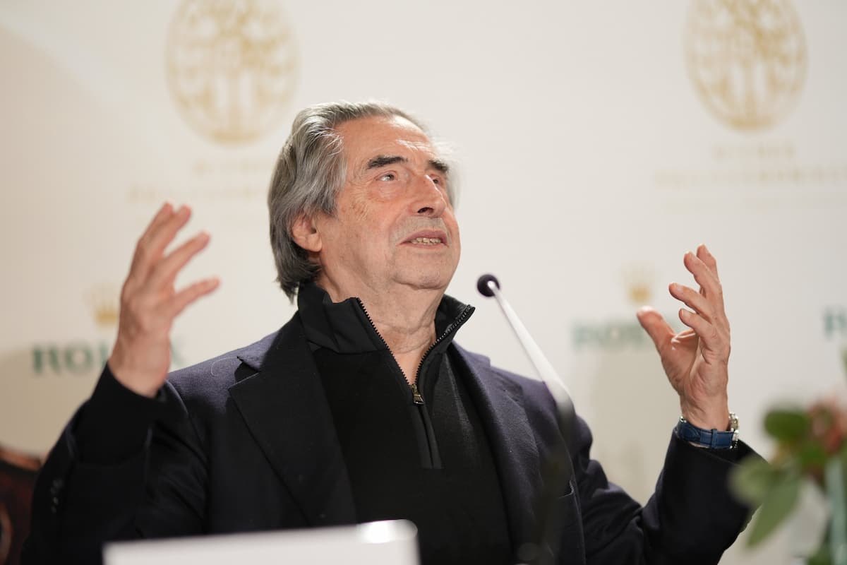 Riccardo Muti dirigiert in Wien das Neujahrskonzert 2025 der Wiener Philharmoniker - hier im Bild der Dirigent bei der Pressekonferenz zum Konzert