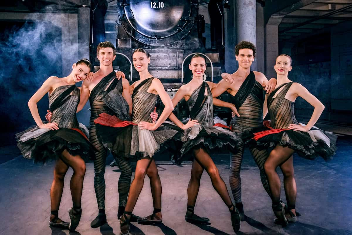 Tänzerinnen und Tänzer beim Neujahrskonzert 2025 der Wiener Philharmoniker - hier im Bild Trevor Hayden, Sinthia Liz, Sveva Gargiulo, Natalya Butchko, Andres Garcia Torres und Laura Cislaghi