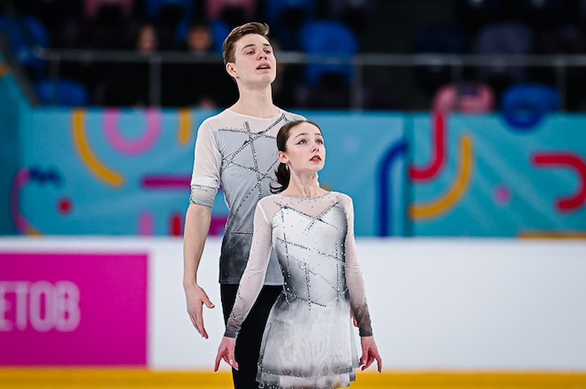 Taisiya Shcherbinina - Artem Petrov - Eiskunstlauf-Paar beim Junior Grand Prix Finale Russland 2025