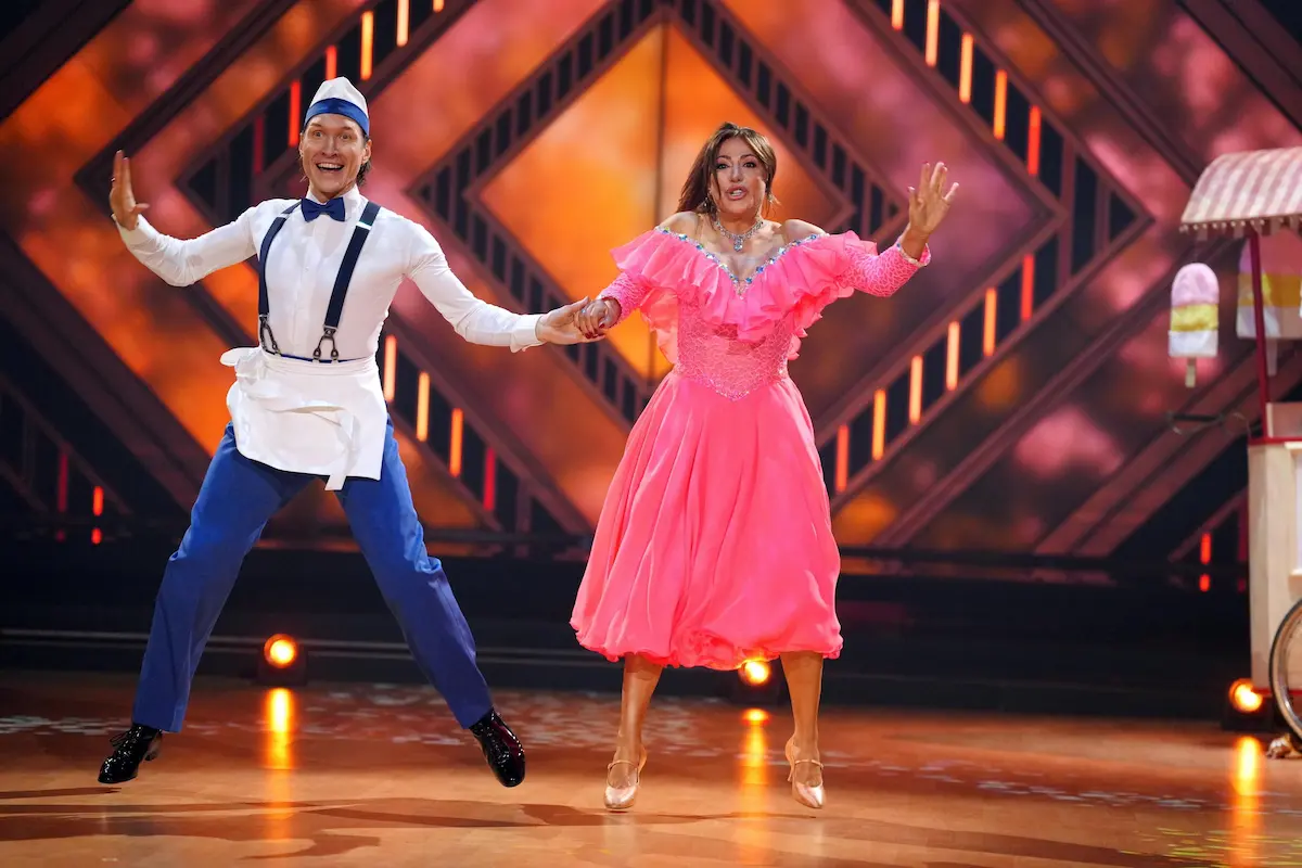 Simone Thomalla & Evgeny Vinokurov beim Quickstep bei Let's dance am 14.3.2025